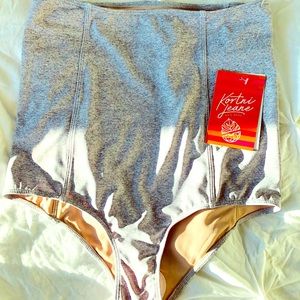 NWT Kortni Jeane S Extended High Waist